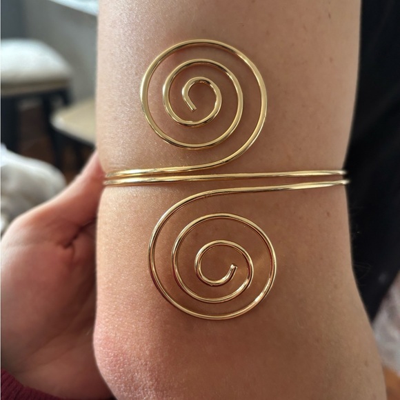 Elegant Gold Swirl Cuff Bracelet - Picture 3 of 3